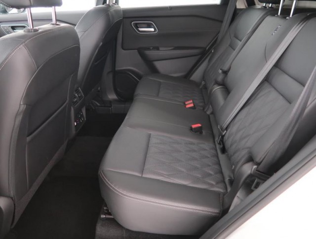 Nissan X-Trail  1.5 VC-T e-4orce Tekna