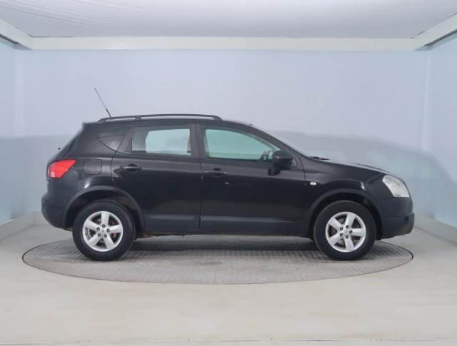 Nissan Qashqai  1.6 