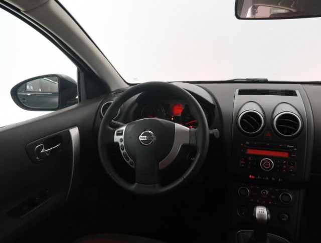 Nissan Qashqai  1.6 