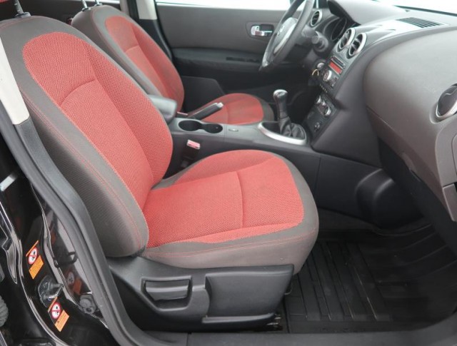 Nissan Qashqai  1.6 