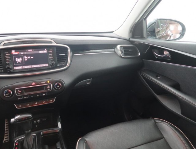 Kia Sorento  2.2 CRDi 