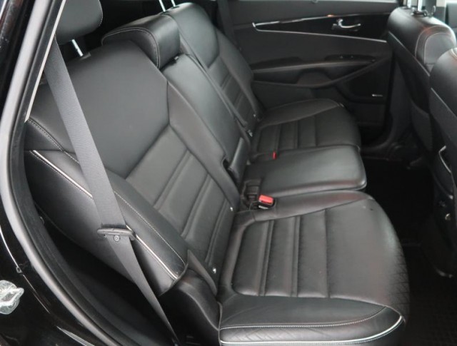 Kia Sorento  2.2 CRDi 