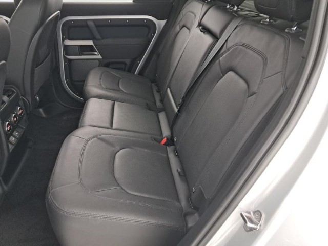 Land Rover Defender  D250 AWD XS
