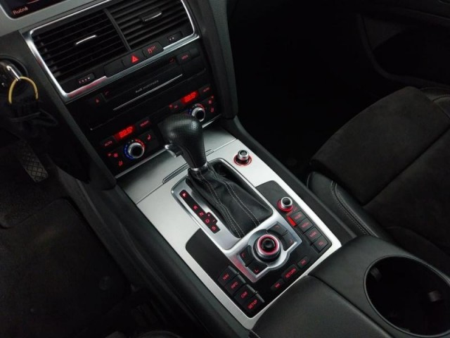 Audi Q7  3.0 TDI 