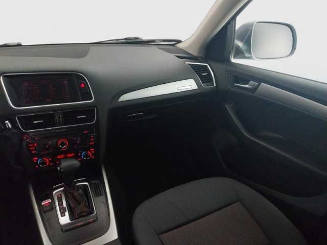 Audi Q5  2.0 TDI basis