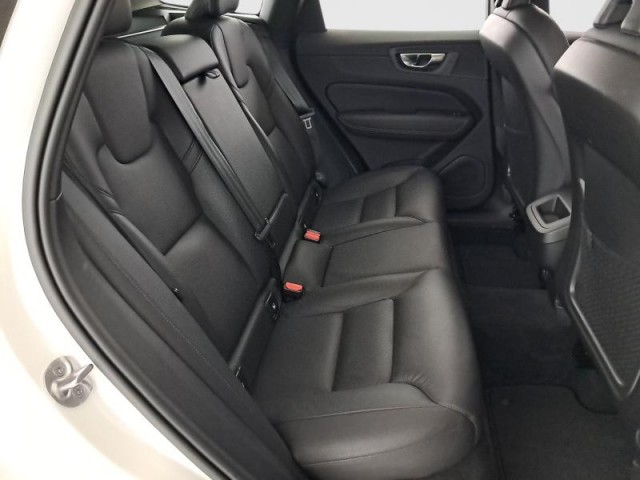 Volvo XC60  B4 AWD Momentum