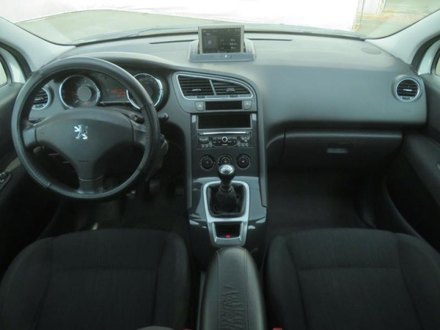 Peugeot 5008  1.6 HDi 