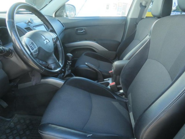 Mitsubishi Outlander  2.2 DI-D 