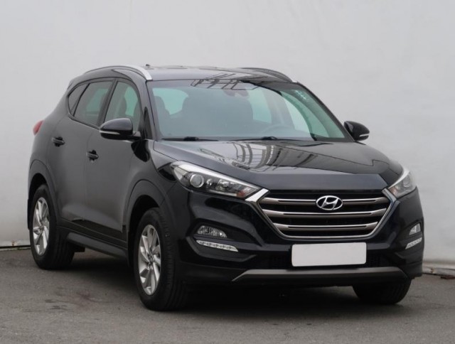 Hyundai Tucson  1.7 CRDi Trikolor