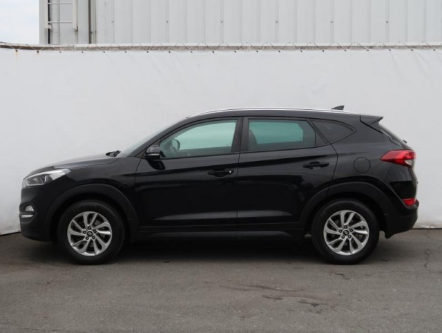 Hyundai Tucson  1.7 CRDi Trikolor