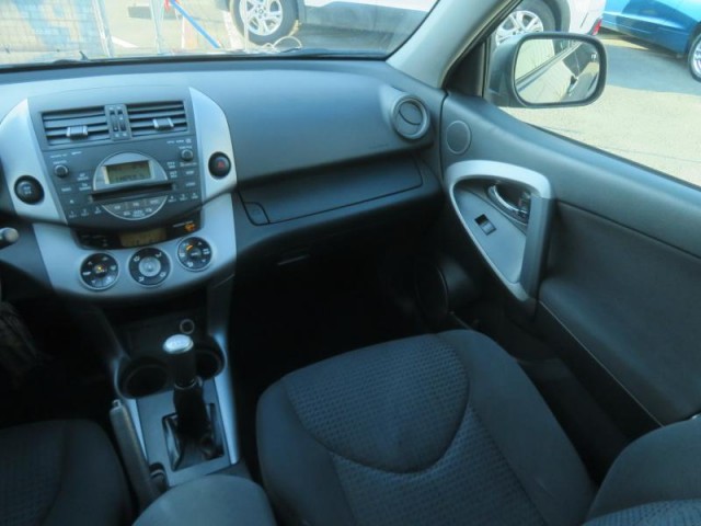 Toyota RAV 4  2.0 VVT-i 