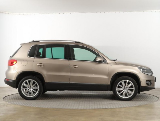 Volkswagen Tiguan  2.0 TDI 