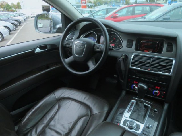 Audi Q7  3.0 TDI 