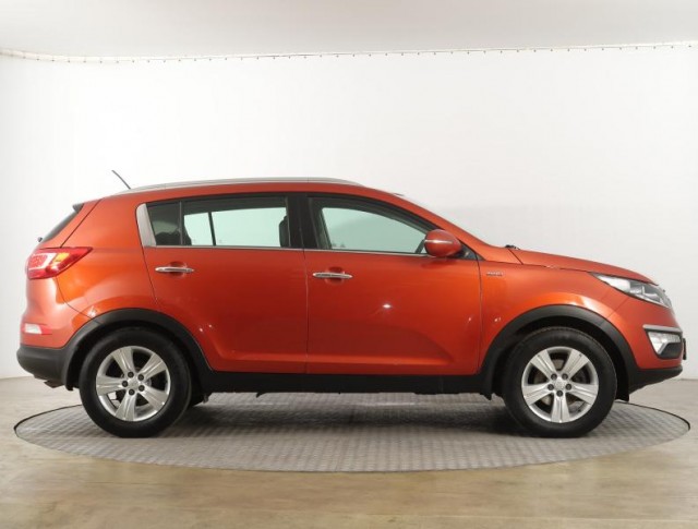 Kia Sportage  2.0 CVVT 