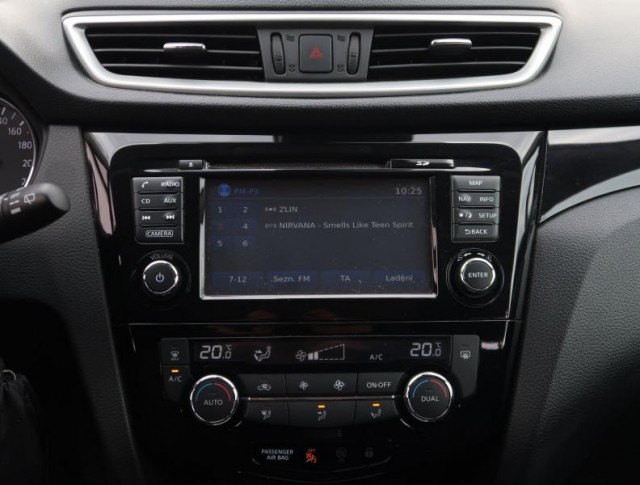 Nissan Qashqai  1.2 DIG-T 