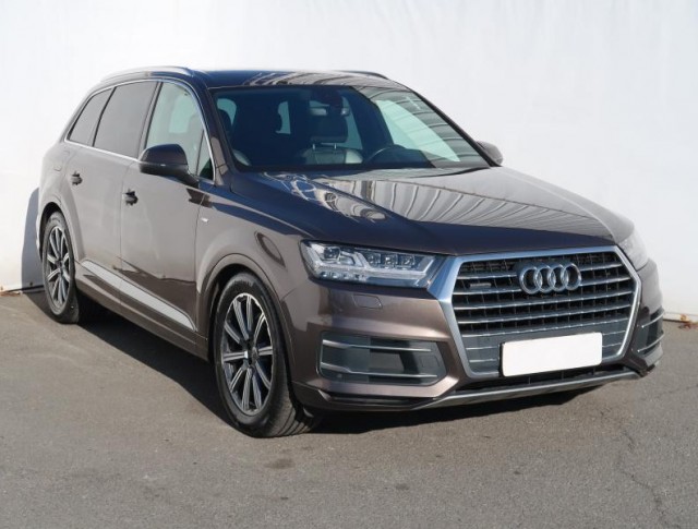 Audi Q7  3.0 TDI S-Line