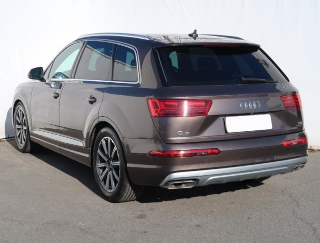Audi Q7  3.0 TDI S-Line