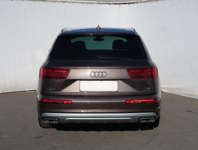 Audi Q7  3.0 TDI S-Line
