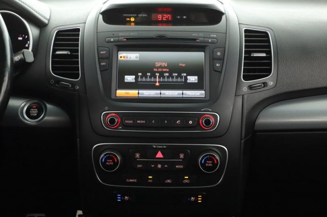Kia Sorento  2.2 CRDi 
