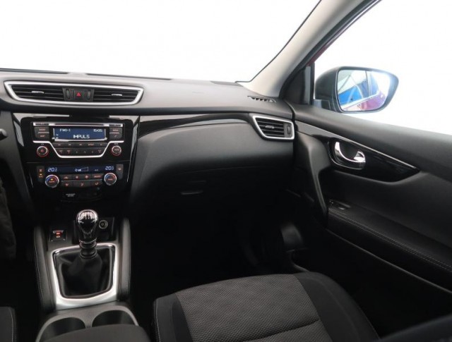 Nissan Qashqai  1.2 DIG-T 