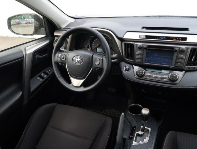 Toyota RAV 4  2.0 VVT-i Style