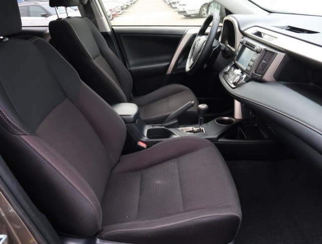 Toyota RAV 4  2.0 VVT-i Style