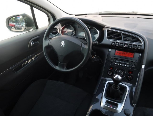 Peugeot 3008  1.6 HDi 