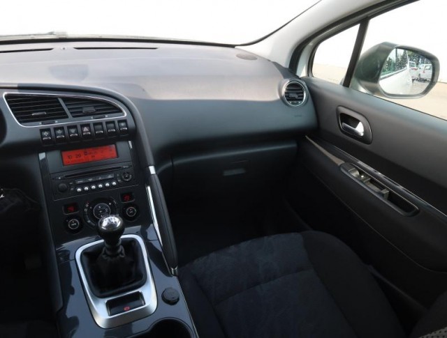 Peugeot 3008  1.6 HDi 