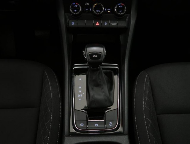 Škoda Karoq  1.5 TSI 