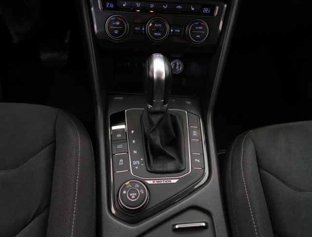 Volkswagen Tiguan  2.0 TSI Highline