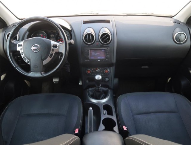 Nissan Qashqai  2.0 dCi 