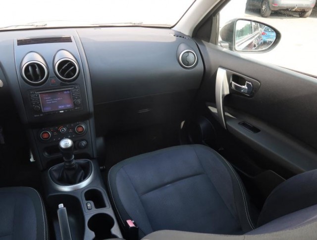 Nissan Qashqai  2.0 dCi 
