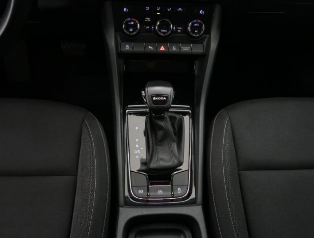 Škoda Karoq  1.5 TSI Ambition