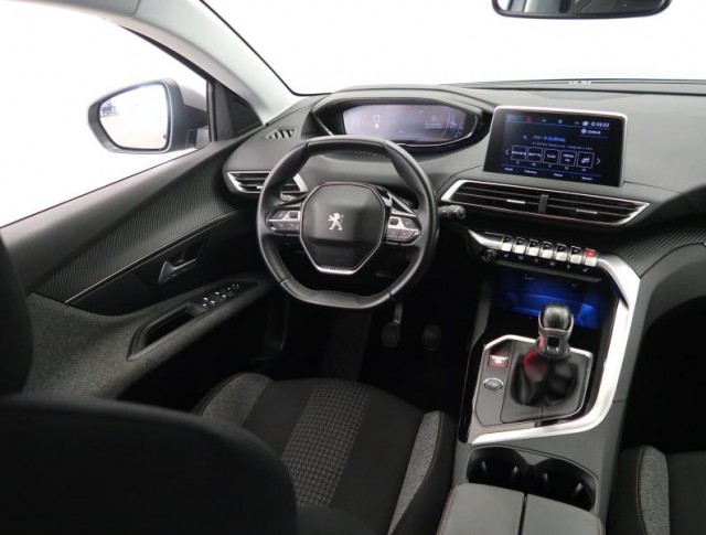 Peugeot 3008  1.2 PureTech Active Pack