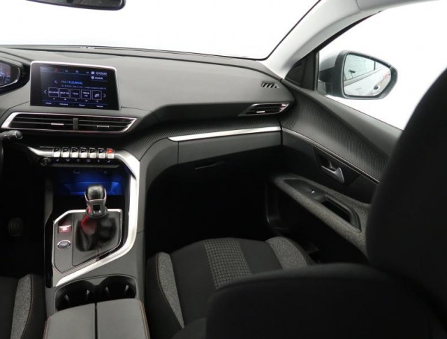 Peugeot 3008  1.2 PureTech Active Pack