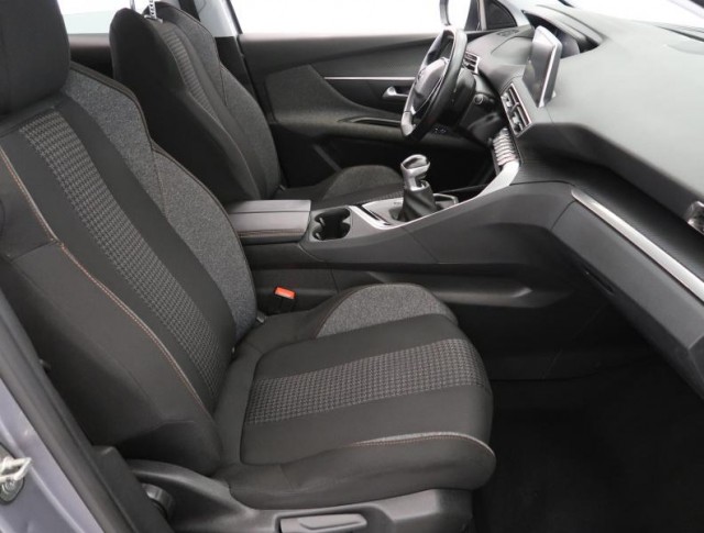 Peugeot 3008  1.2 PureTech Active Pack