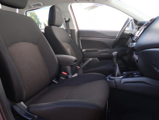 Mitsubishi ASX  1.6 MIVEC 