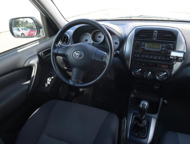 Toyota RAV 4  2.0 D-4D 