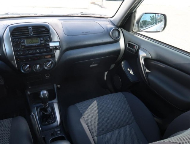 Toyota RAV 4  2.0 D-4D 