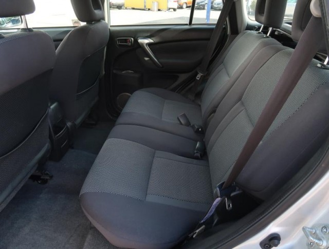 Toyota RAV 4  2.0 D-4D 