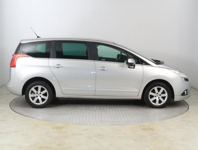 Peugeot 5008  1.6 HDi 