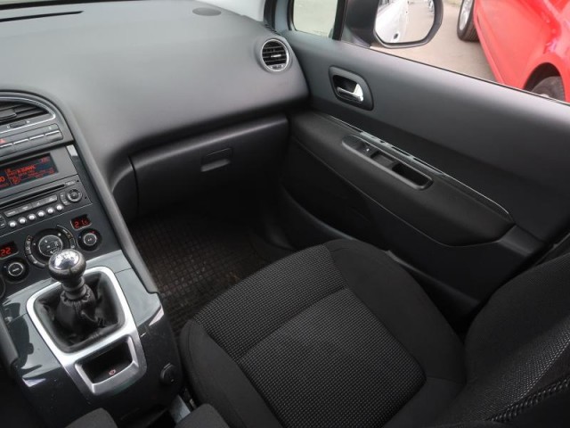 Peugeot 5008  1.6 HDi 