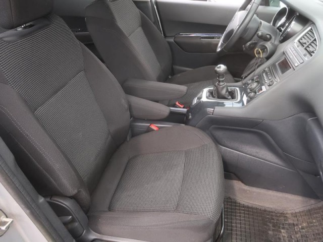 Peugeot 5008  1.6 HDi 