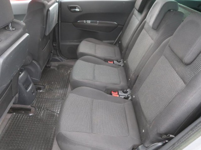 Peugeot 5008  1.6 HDi 