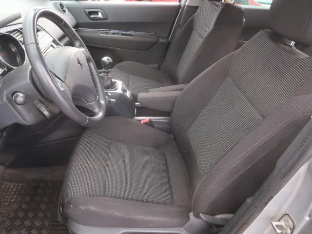 Peugeot 5008  1.6 HDi 