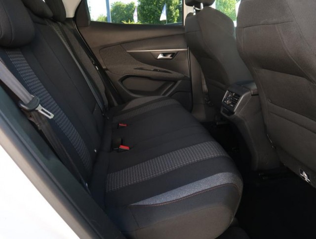 Peugeot 3008  1.2 PureTech Active Pack