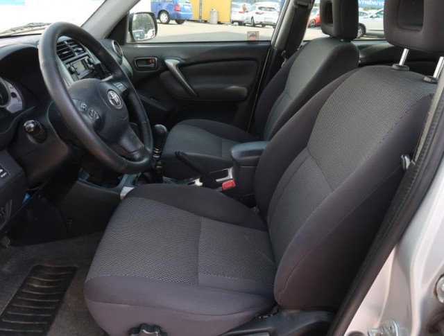 Toyota RAV 4  2.0 D-4D 