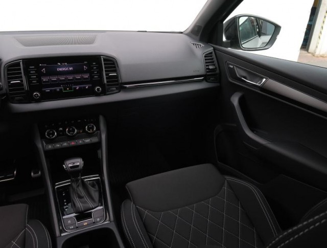 Škoda Karoq  1.5 TSI Sportline