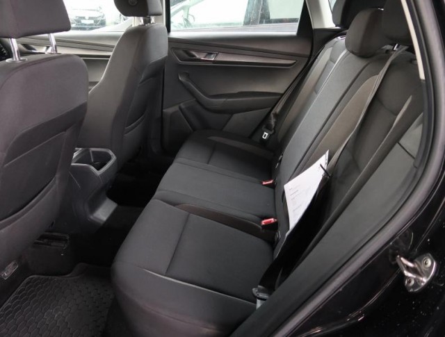 Škoda Karoq  1.0 TSI Active Plus