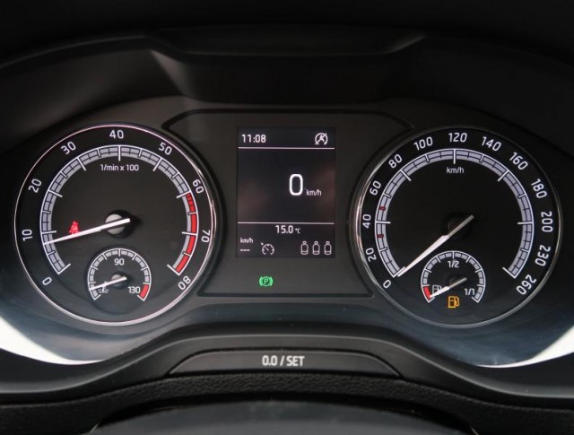 Škoda Karoq  1.5 TSI Ambition